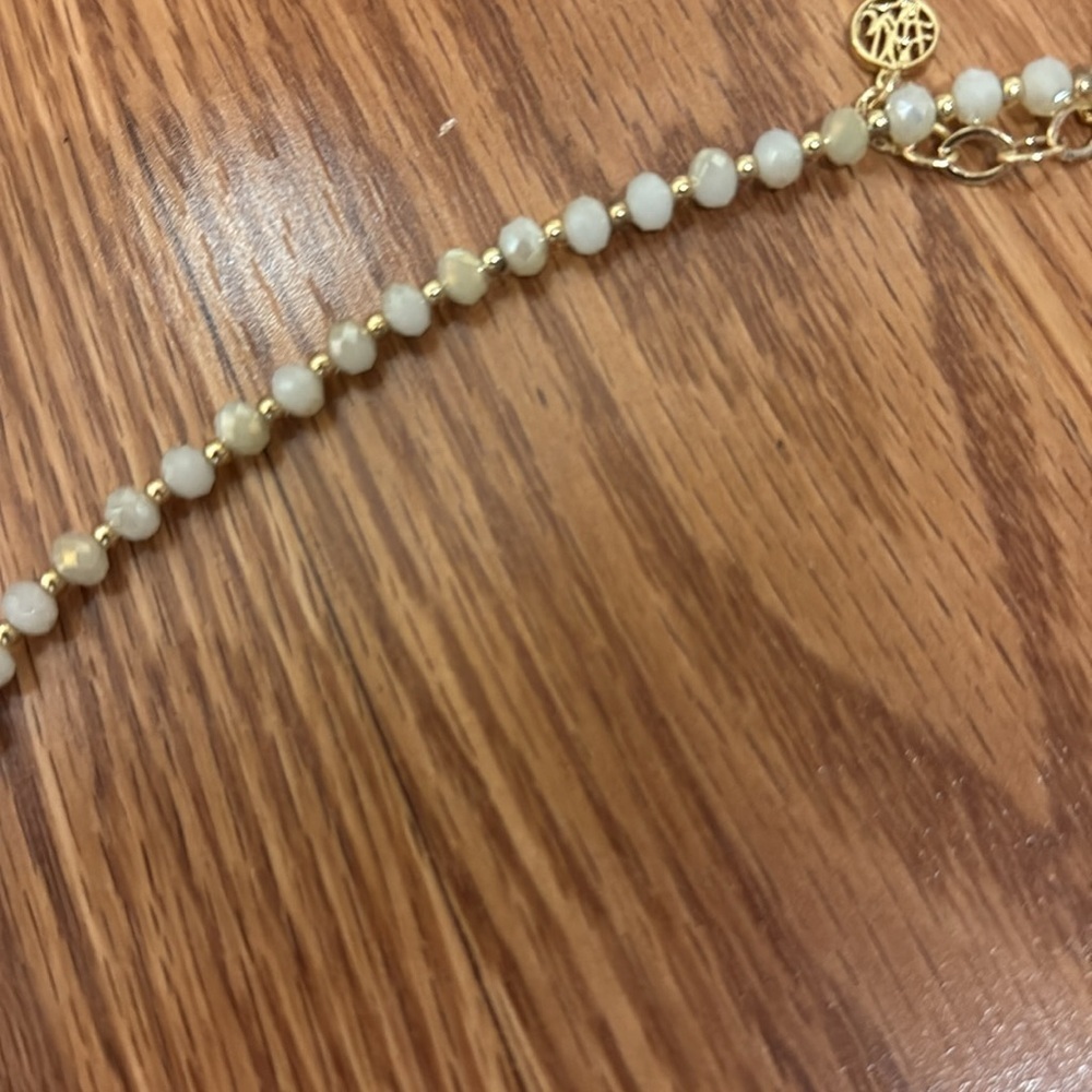 Lilly Pulitzer beaded tassel necklace with gold shell and sparkle details NWT - Picture 6 of 7